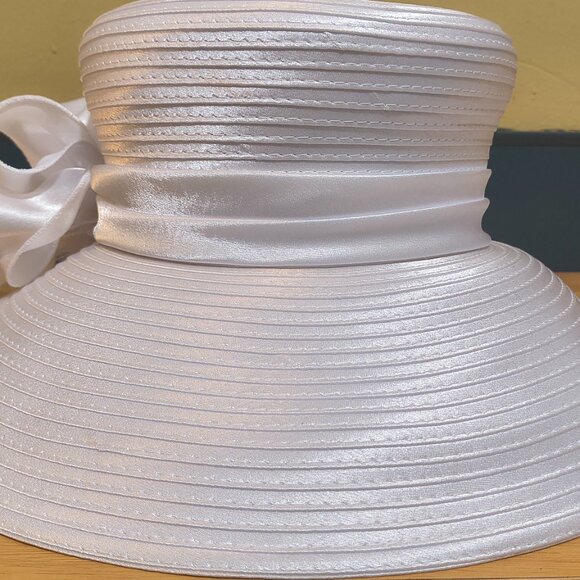 🎩 5 WOMEN’S DRESS HATS BUNDLE — ONE SMART BUY - Picture 4 of 14